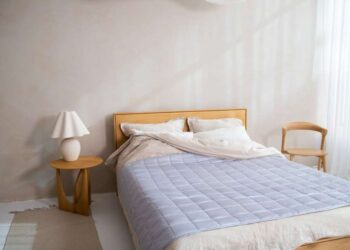 Plona ar stora antklodė - kas geriau darželinukui