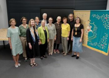 SLA vėliavos perdavimo akimirka