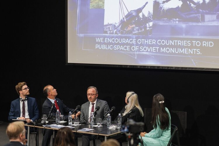Diskusijos akimirka centro surengtoje tarptautineje konferencijoje 2024 m