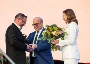 Nuopelnai Kaunui – įvertinti Santakos garbės ženklais | kaunas.lt nuotr.