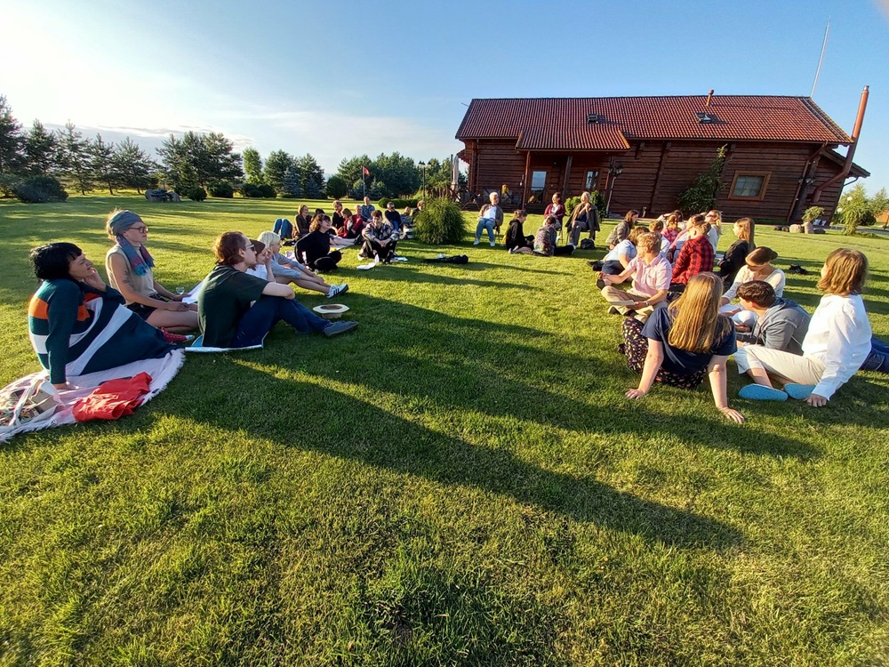 Literatai vasaros seminare Dzūkijoje tyrinės Baroko palikimą ir Čiurlionio kūrybos veikmę