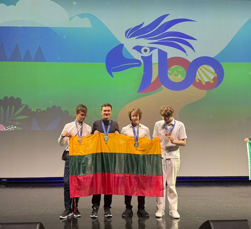 Lietuvos mokiniai iš Tarptautinės biologijos olimpiados grįžo su keturiais medaliais