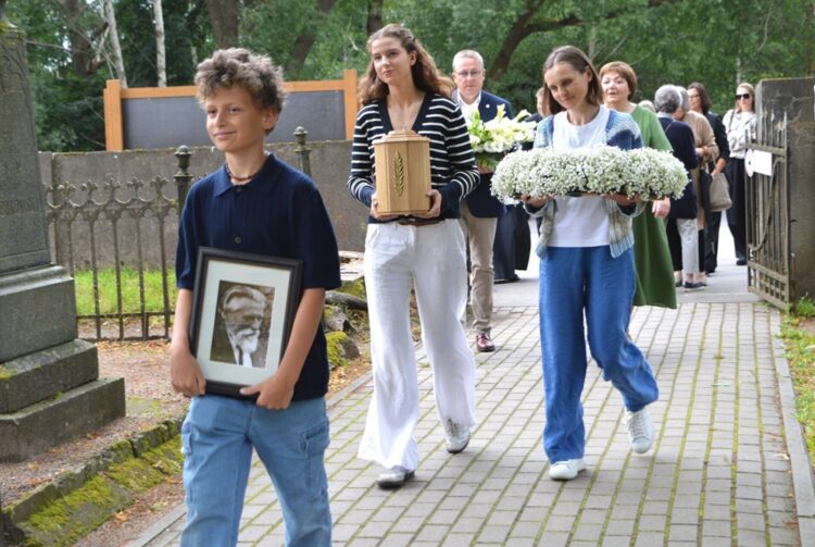 Lietuvos šviesuolis, knygnešys Liudas Vaineikis amžinojo poilsio grįžo į Palangą