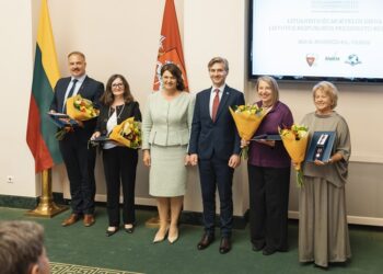 Lituanistinės mokyklos dienos proga pagerbti lituanistinio švietimo puoselėtojai