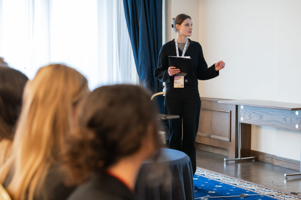 Šimtai studentų pristatė tyrimus baigiamojoje „Mokslo vasara su LMT“ konferencijoje 