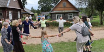 Senoji Katinautiškė kvietė į šventę „Kupetinis gyvenimo šokis per 250 metų“