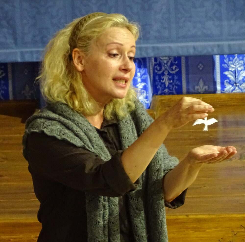 Eleonora Koriznaitė. Monospektaklis „Meduoliais kvepiančios seklyčios“