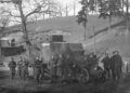 Lietuvos Kariuomenės kariai prie šarvuočio „Šarūnas“ Kaune, Parodos g., 1920 m.
