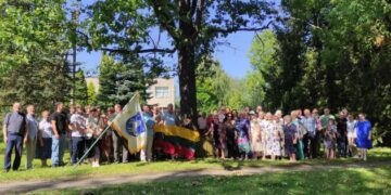 Debeikiečių sambūris prie ąžuolo | J. Lingio nuotr.