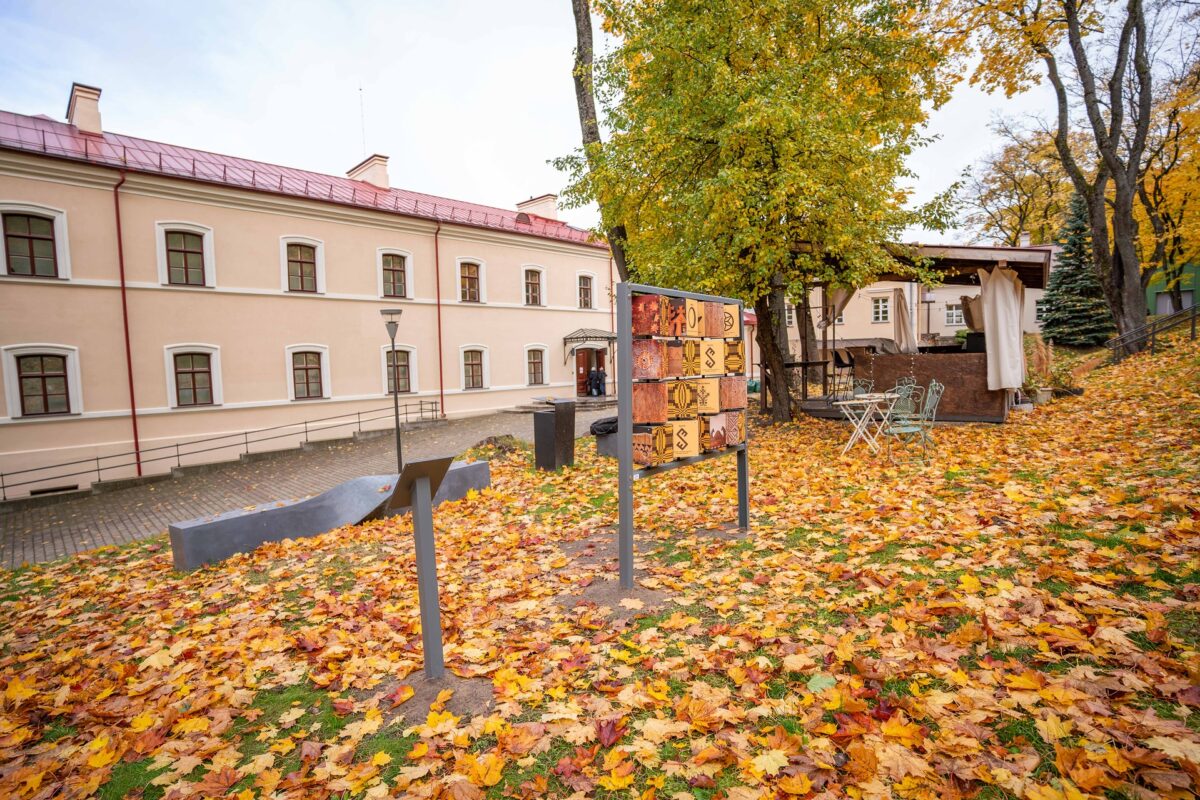 Mokomoji stotelė prie LNM Istorijų namų