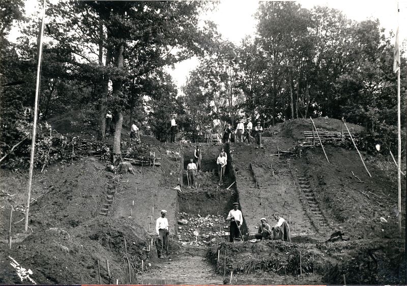 Apuolės piliakalnio archeologiniai tyrimai