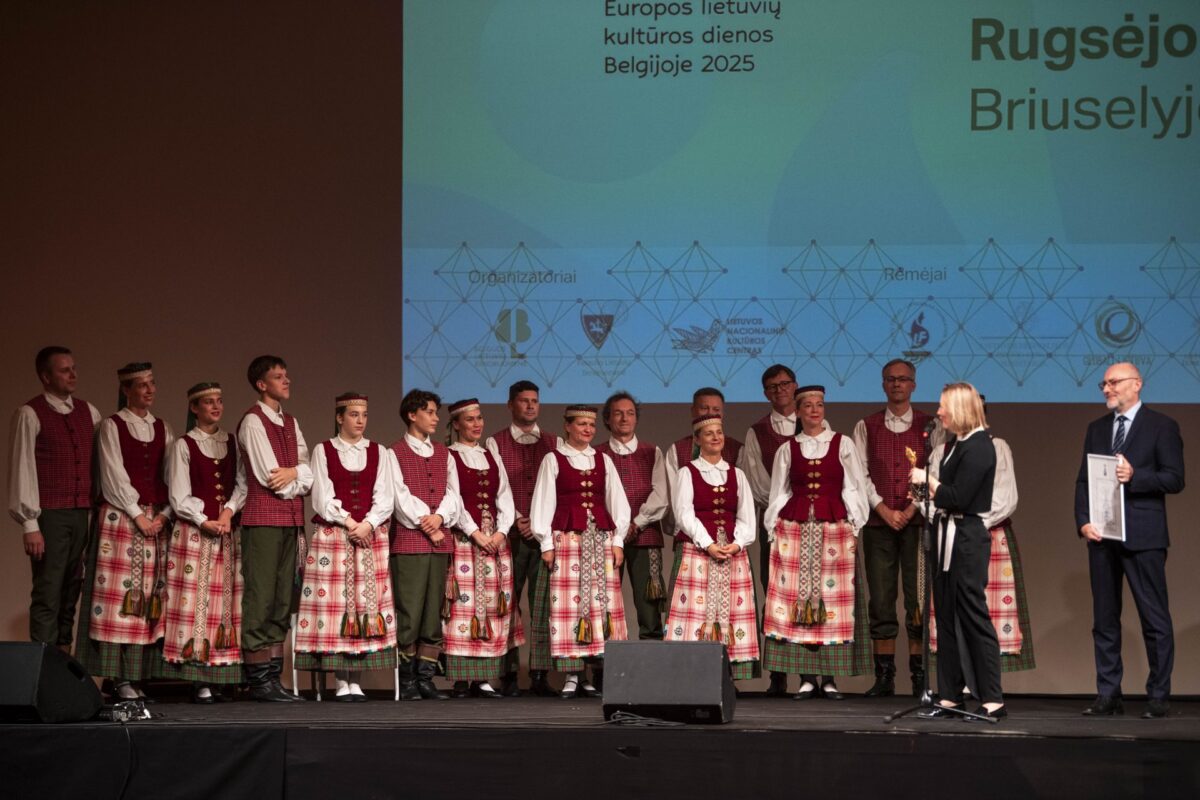 „Aukso paukštė“ iškeliavo pas tautiečius Švedijoje