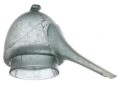 Stiklas. Aukštis – 14 cm, angos skersmuo – 9 cm, vamzdelio ilgis – 11 ir 11,4 cm. Ožalas E., Montvilaitė E. Vilniaus Žemutinės pilies Valdovų rūmų teritorija. Vakarinio korpuso ir jo prieigų 2004 m. archeologinių tyrimų ataskaita, radinio inv. Nr. 116