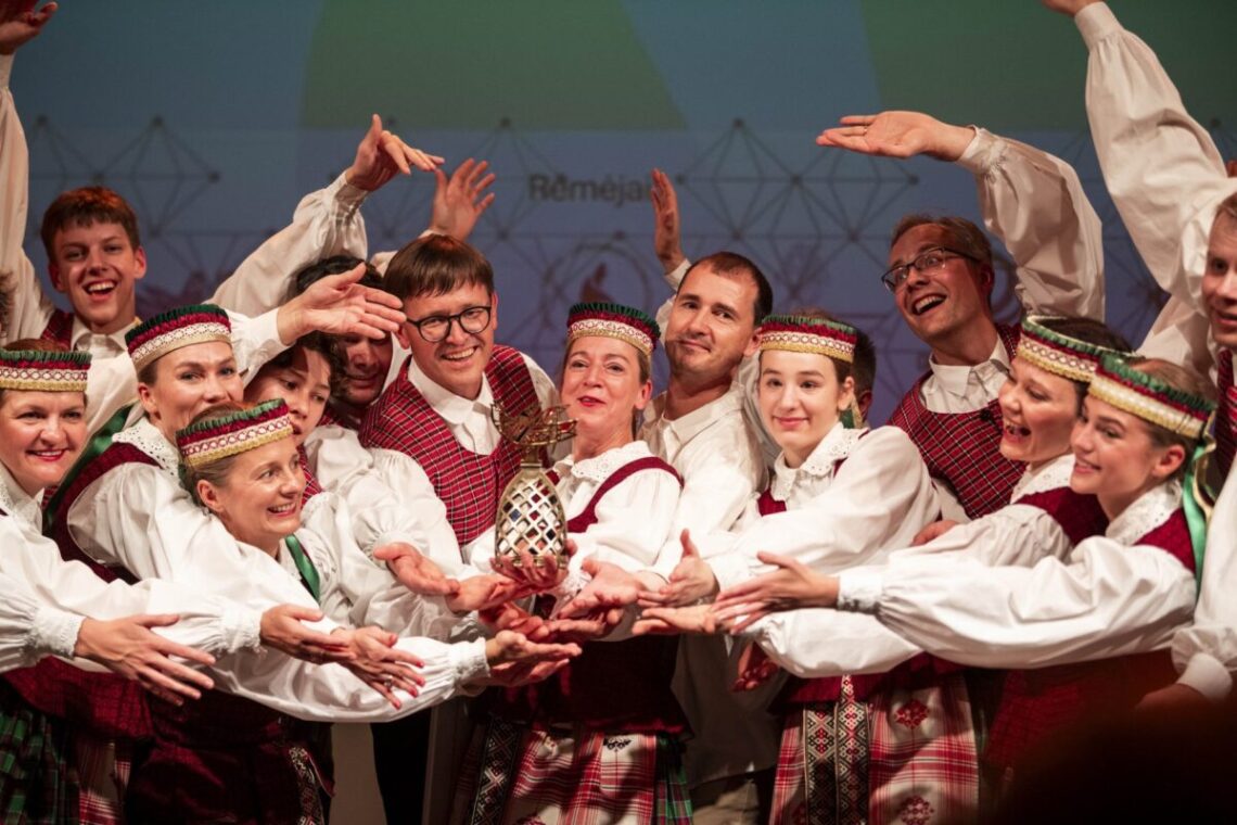 „Aukso paukštė“ iškeliavo pas tautiečius Švedijoje