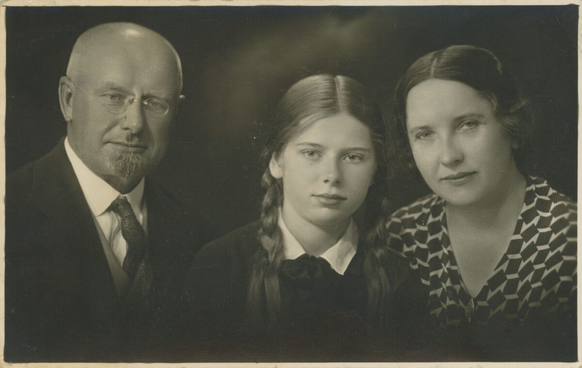 Aleksandras Stulginskis su žmona Ona ir dukra Aldona. 1933–1935 m. | Vytauto Didžiojo karo muziejaus nuotr.