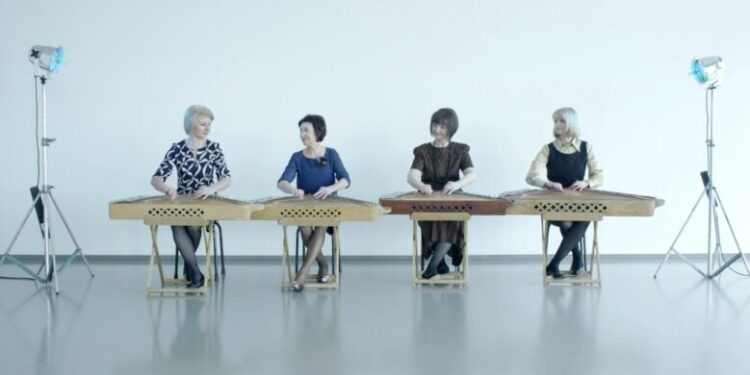 Pasirodymas video keturioms kanklininkėms Damos. 2015 m.