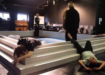 Pristatymą „Lietuviškos Vėlinės“ pristatanto lenkų režisierius J. Skšyvanekas