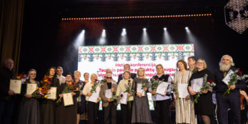 Apdovanoti sėkmingiausi tradiciniai amatininkai ir amatų centras