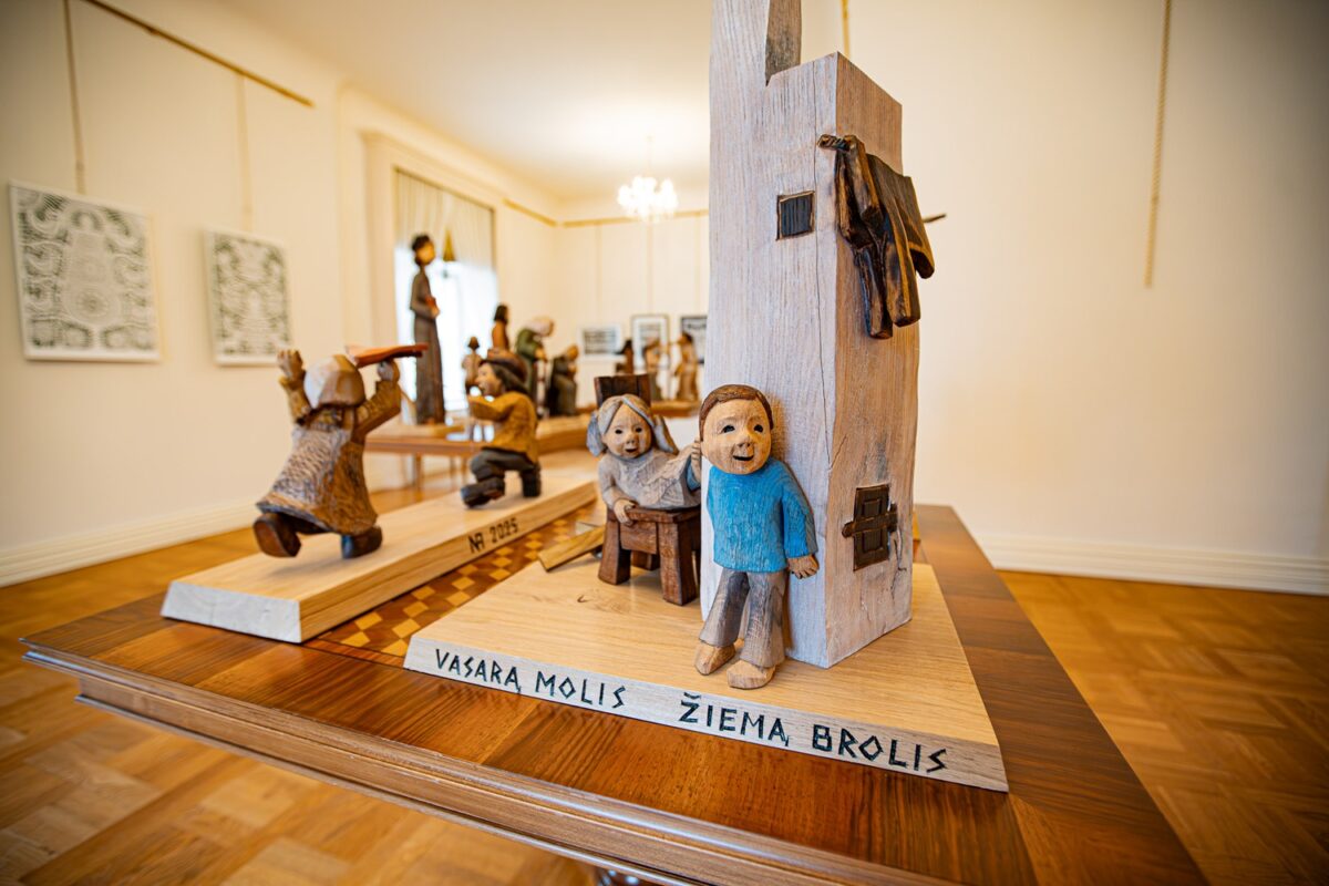 Užutrakyje atidaryta išskirtinė liaudies kūrybos retrospektyvą atskleidžianti paroda 