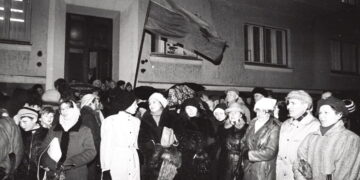 Klaipėdos miesto gyventojai, 1991 m. sausio 13 d. budintys prie Merijos pastato