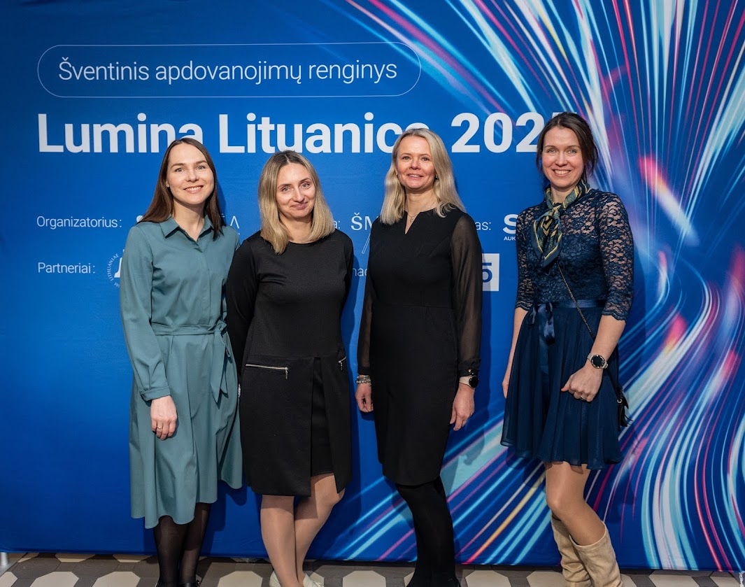 Mokslų akademijoje apdovanoti Lietuvai tarptautinėse olimpiadose atstovavę mokiniai