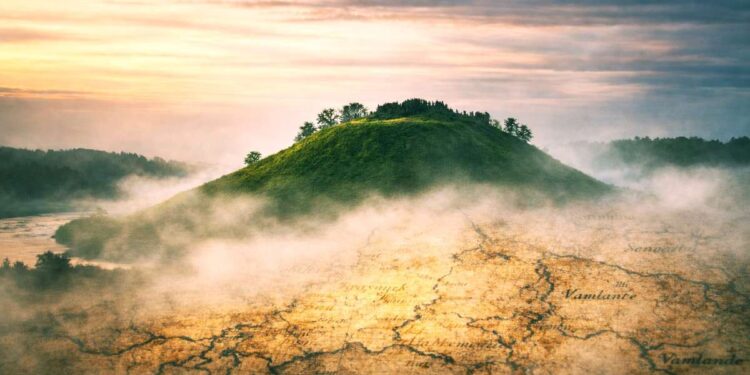 Piliakalnis rūke, iš kurio prasikalą senasis žemėlapis – simbolinis vaizdas svarstant, ar Lietuva galėjo gimti „tuščioje vietoje“