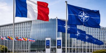 Prancūzijoje – siūlymai trauktis iš NATO