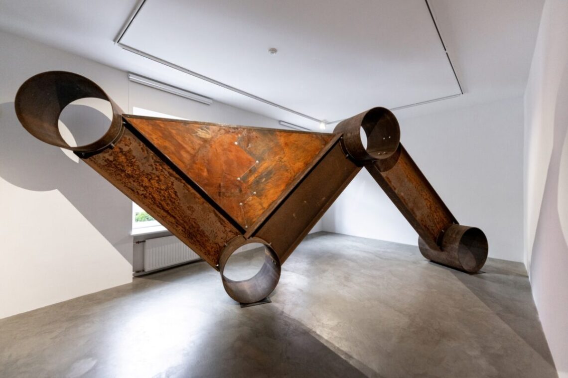 Vladas Urbanavičius, Plieno junginiai, parodos fragmentas, 2022