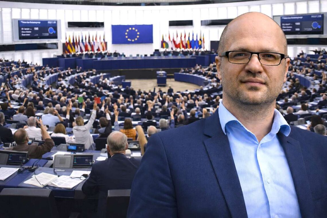 Aleksandras Nemunaitis Europos parlamento salė balsavimas