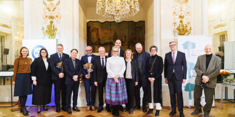 Apdovanojimai Lazenkų rūmuose, su Lenkijos-Lietuvos forumo komisijos nariais