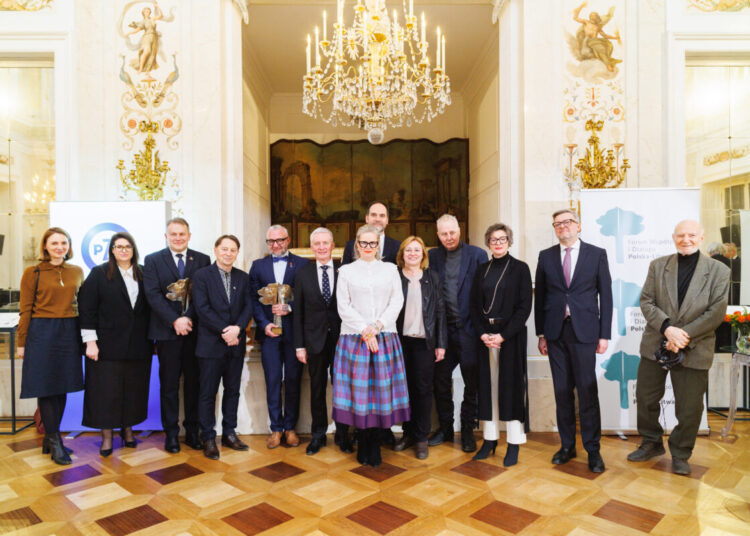 Apdovanojimai Lazenkų rūmuose, su Lenkijos-Lietuvos forumo komisijos nariais