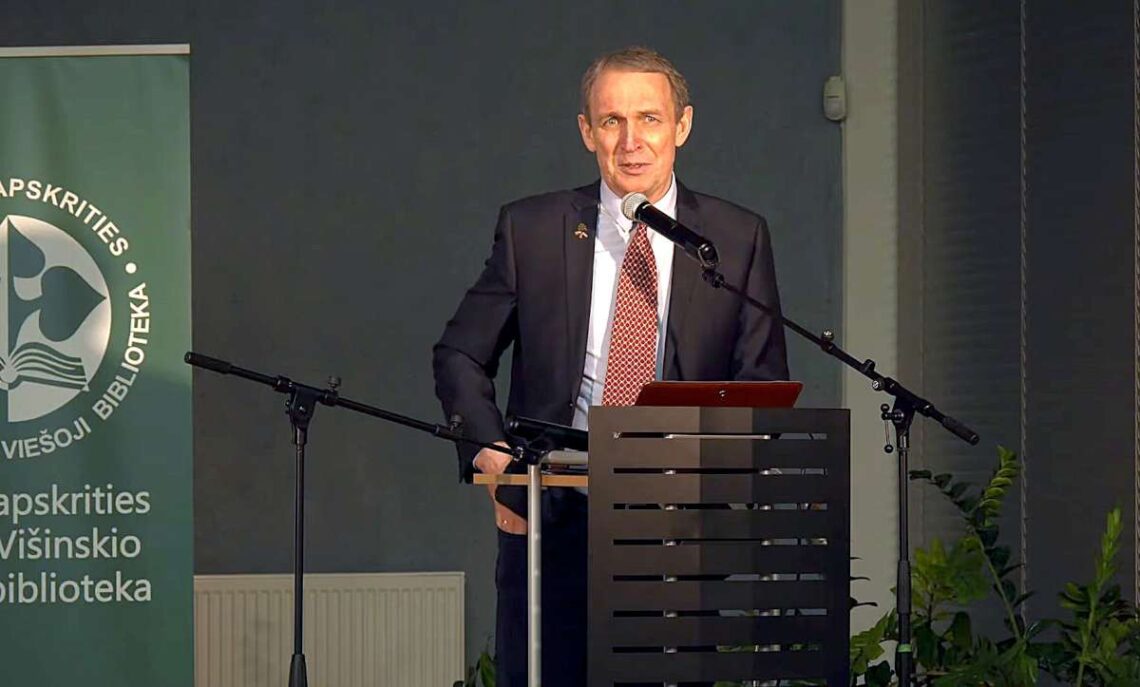 Arvydas Juozaitis pristato savo knygą Šiausliuose