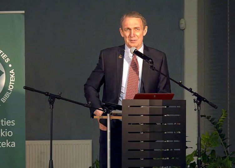 Arvydas Juozaitis pristato savo knygą Šiausliuose