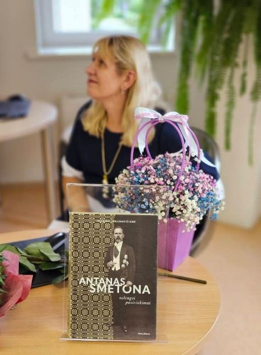 Dr. Ingrida Jakubavičienė ir jos knyga „Antanas Smetona. Nelengvi pasirinkimai” 