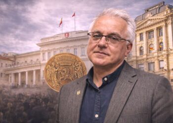 Jonas Vaiškūnas Nacionalinės filharmonijos, Prezidentūros ir Nacionalinės premijos medalio fone