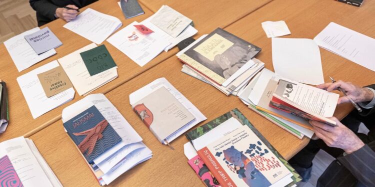 Knygos meno varžytuvių komisijos vertino daugiau nei 80 pateiktų leidinių