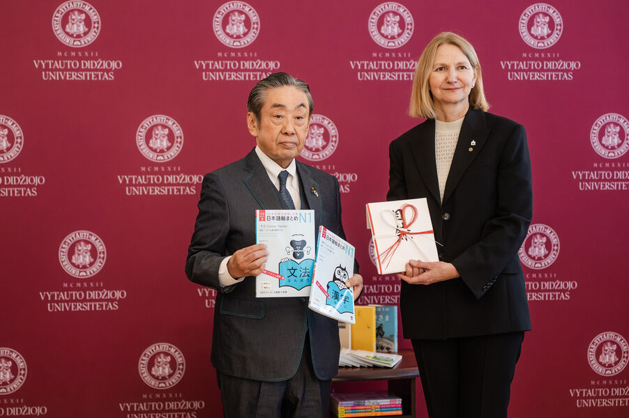 Knygų dovanojimo iškimlės 