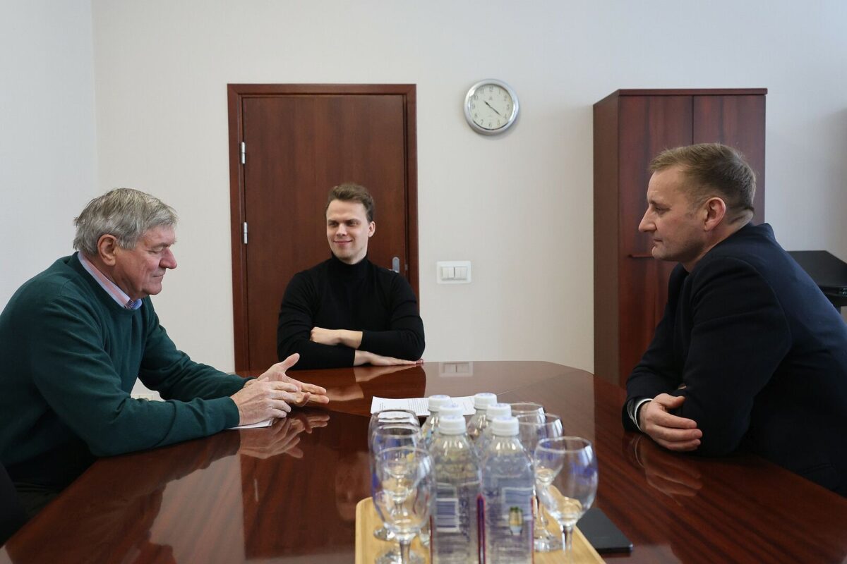 J. Dainelis, J. Švėgžda ir A. Visockas 