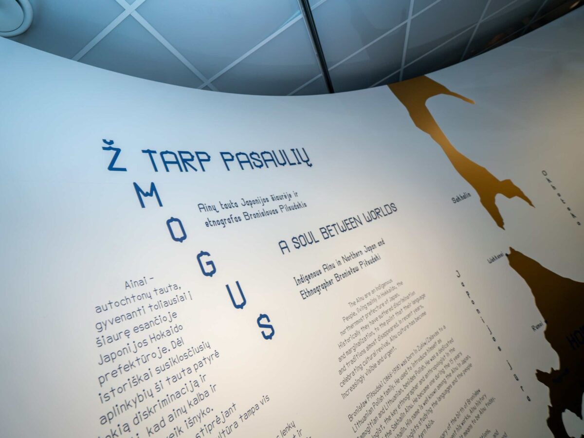 Paroda „Žmogus tarp pasaulių“ 