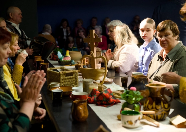 Kuršėnuose – netradicinė Teatro diena: spektakliai persikėlė į skirtingas erdves