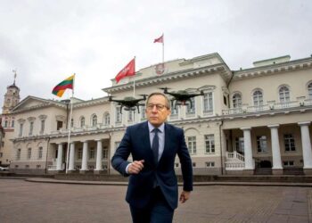 A. Navys. Ne, mes negyvename taikos metu