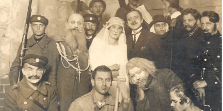 XX a. pr. Alantos mėgėjų teatro aktoriai