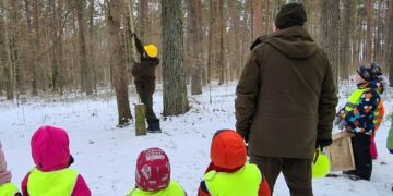 Miškininkai kviečia dalyvauti šventėje „Paukščiai grįžta namo“