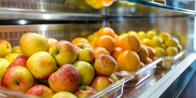 Vaisius ir daržoves plauname neteisingai – vien vandens nepakanka