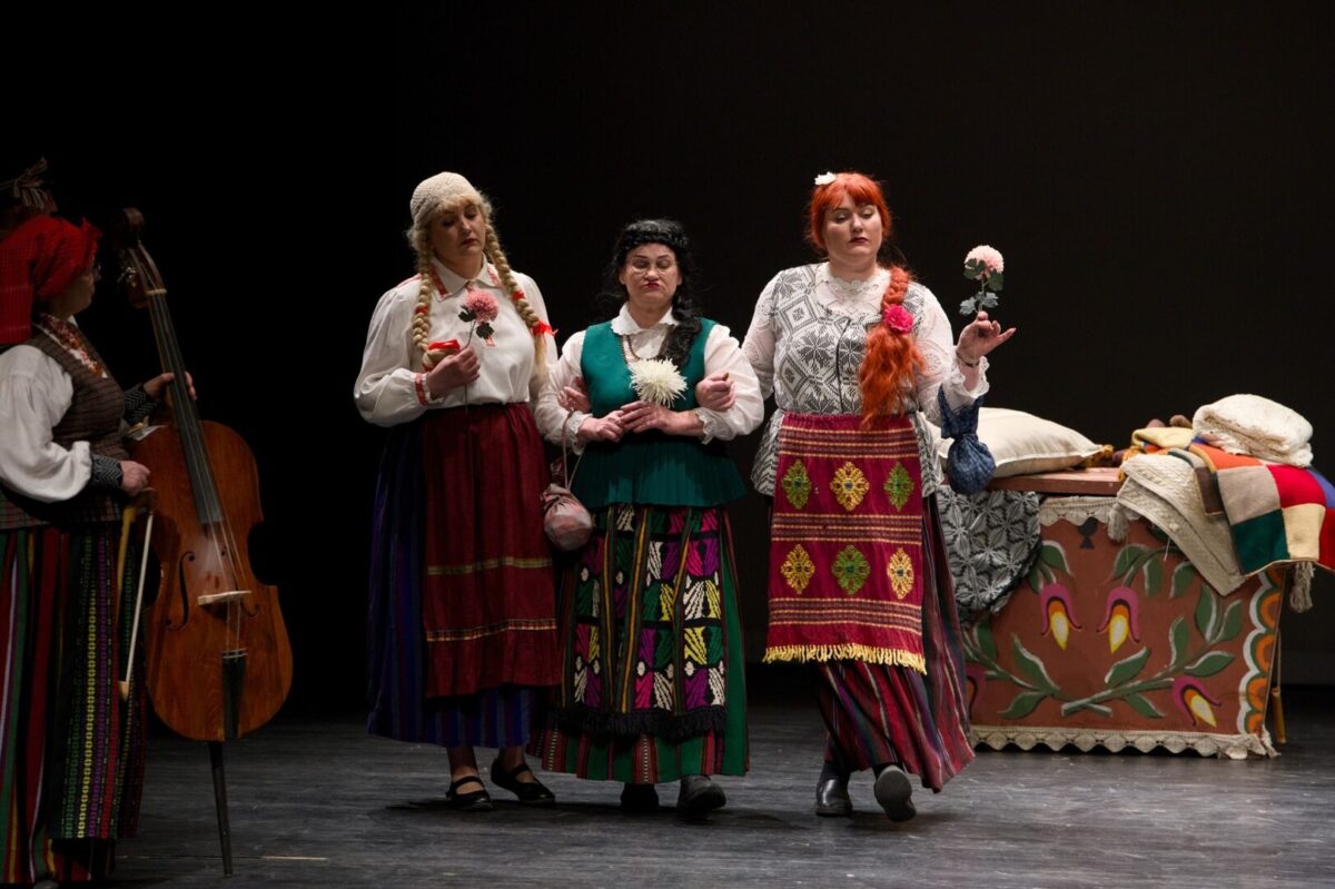Kuršėnuose – netradicinė Teatro diena: spektakliai persikėlė į skirtingas erdves 