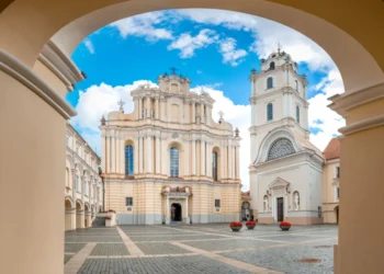 Šv. Jonų bažnyčios varpinė vėl atidaroma: lankytojų lauks senamiesčio panorama ir VU skirtas muzikinis kūrinys