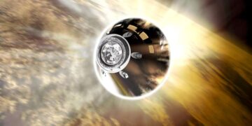 Artemis II sugrįžta - Orion kapsulė įskrieja į Žemės atmosferą | NASA nuotr.