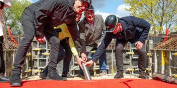 Kapsulės įkasimo iškilmės