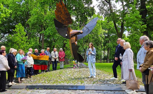 Neabejingi Lietuvos gyventojai susirinko pagerbti sovietų aukų atminimą 