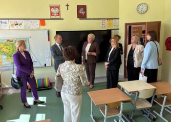 Seimo Švietimo ir mokslo komitetas lankėsi lietuvių švietimo įstaigose Lenkijoje